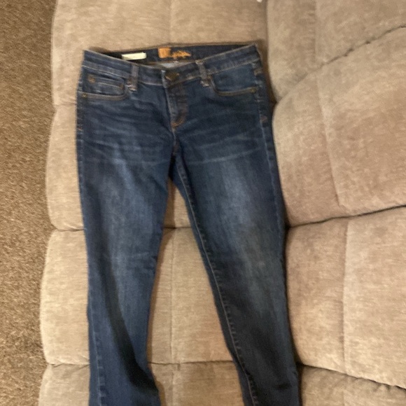 Kut from the Kloth size 8 jeans. Katy boyfriend, mid rise, Great condition - Picture 2 of 7